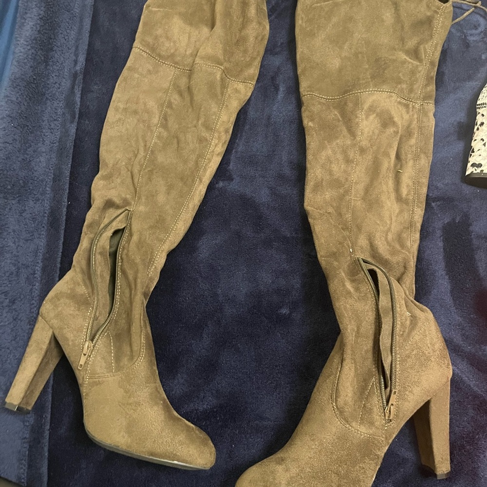 Great pair of Olive Green Faux Suede Over the knee boots size 8.5